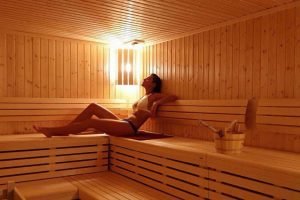 Saunas-con-tres-niveles-de-bancos
